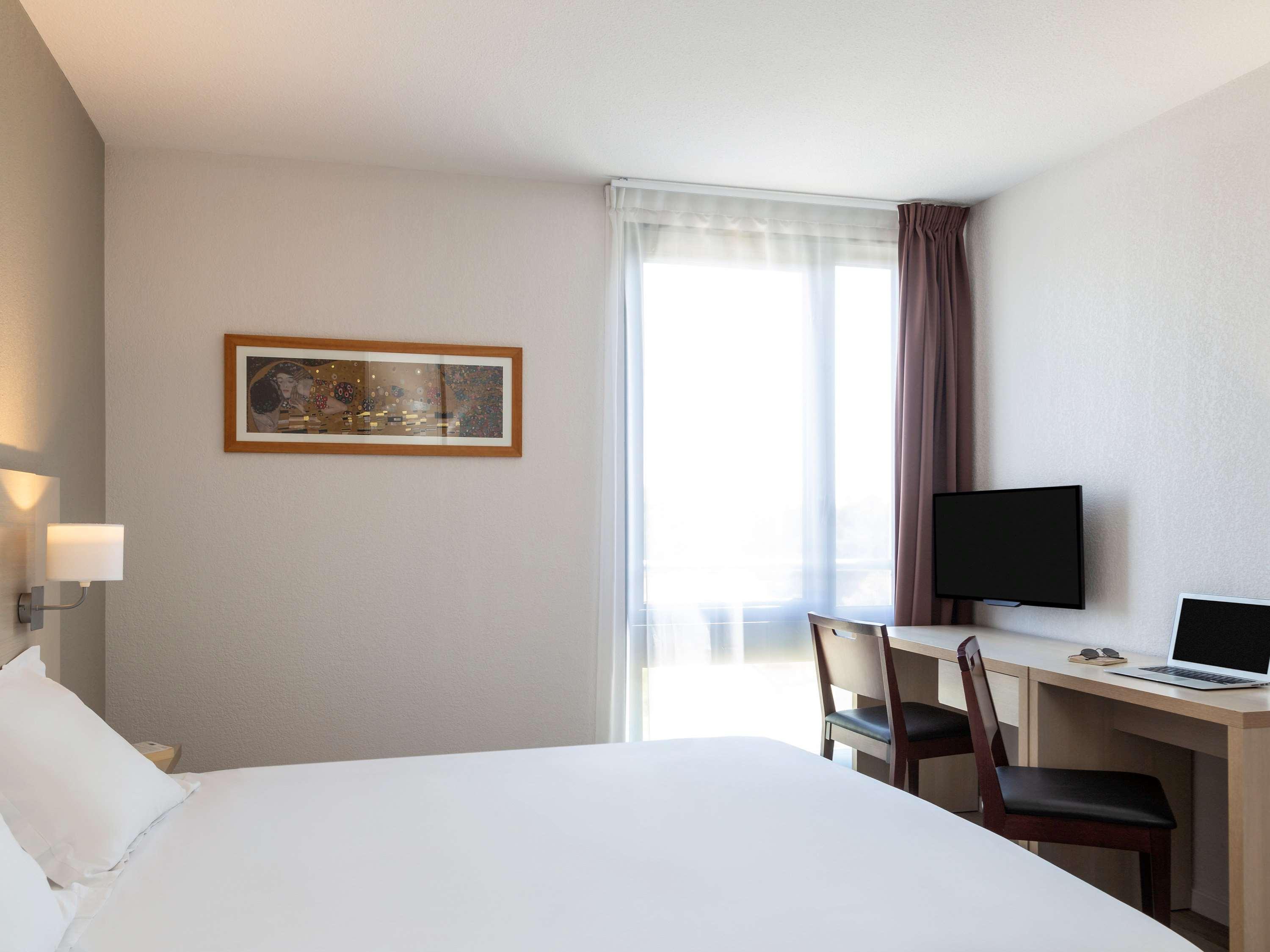 Aparthotel Adagio Access Avignone Esterno foto