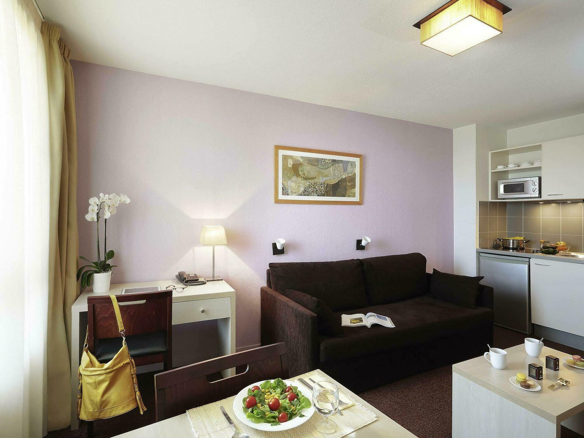 Aparthotel Adagio Access Avignone Esterno foto